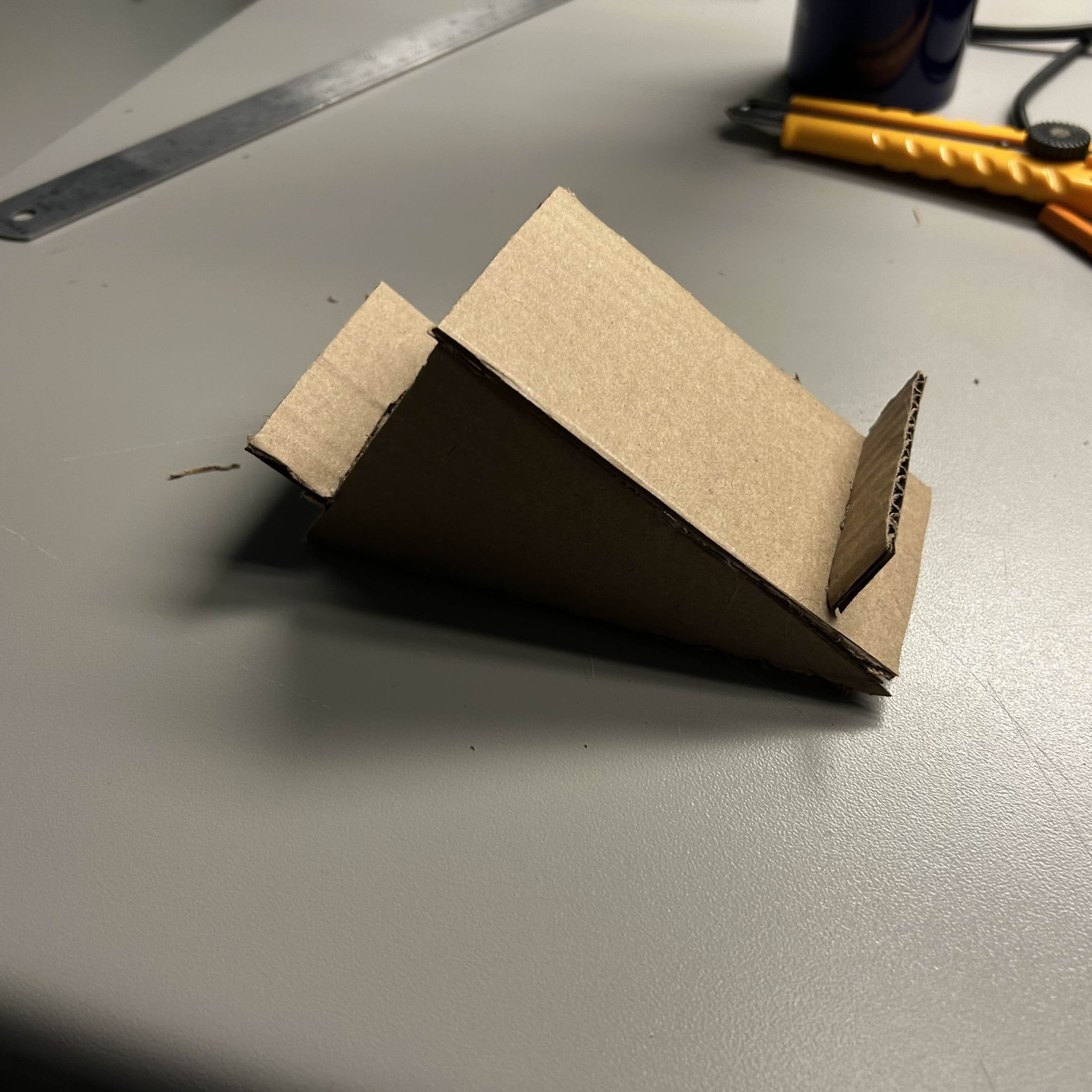 This is what the phone holder looks like after completion, the first generation version.'><iframe class='responsive-iframe' src='https://www.youtube.com/embed/tgbNymZ7vqY'></iframe></div>